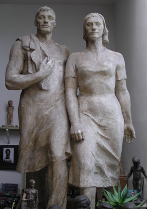 Photo of sculptures by R. Hahne
