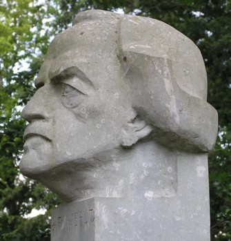 Photo of Wibaut bust (Paasheuvel)